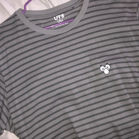 Kaws x Uniqlo Tee Size XL - Picture 1 of 3